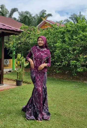 Gaun Kebaya Modern